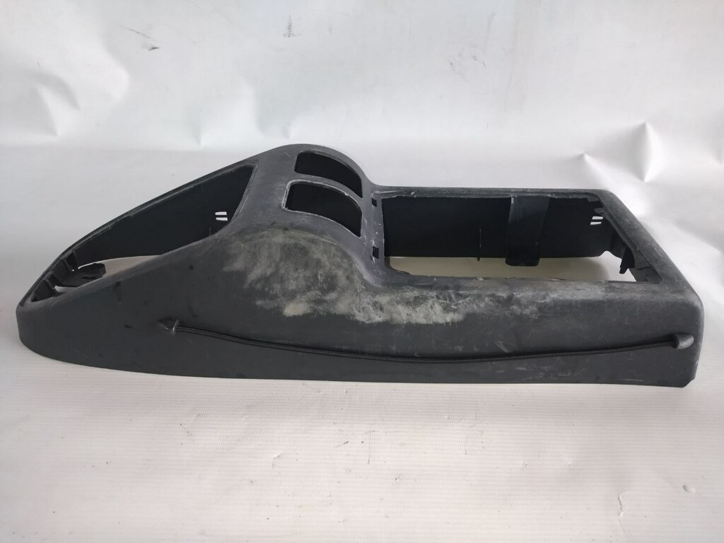 накладка центральной консоли б/у